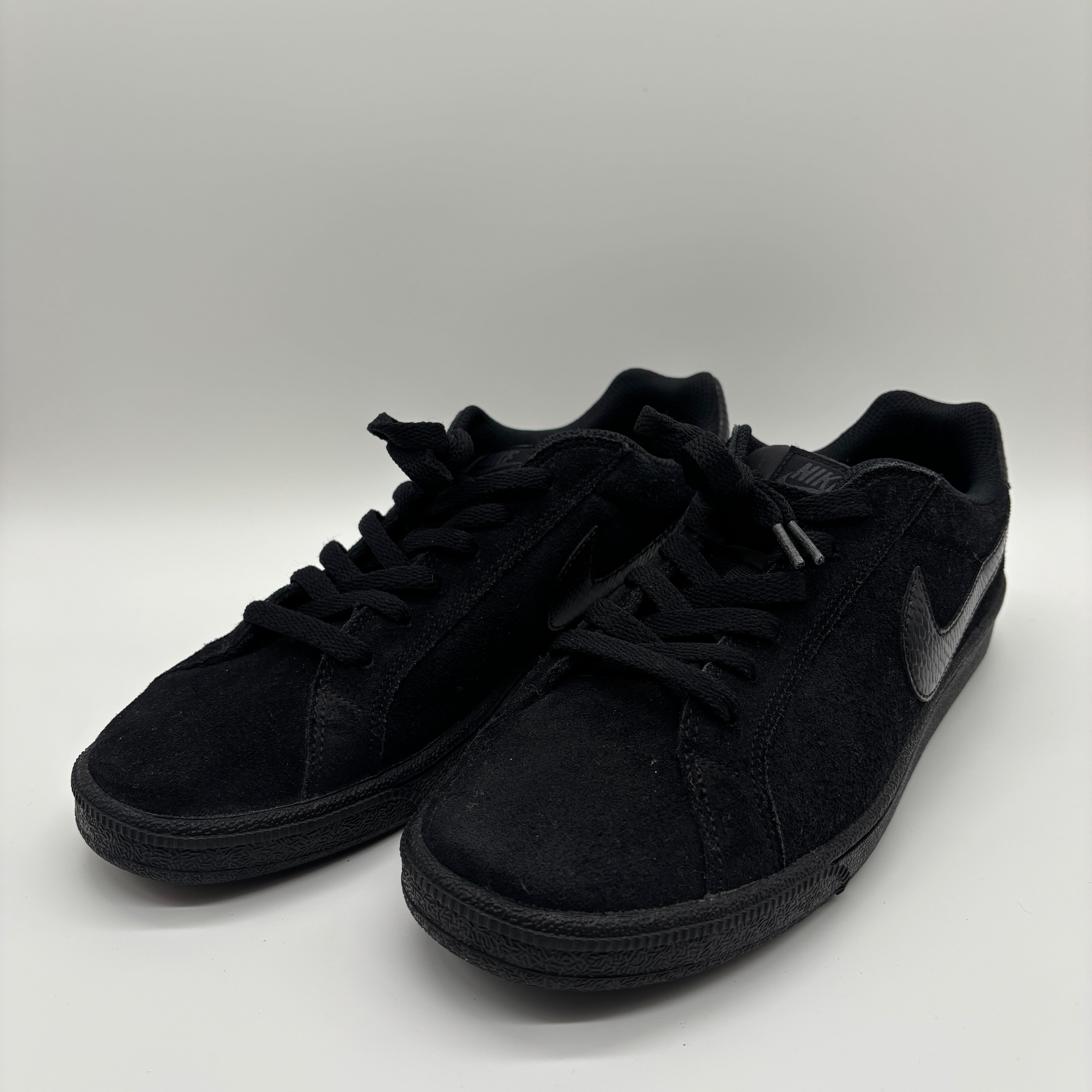 Nike Court Majestic Suede